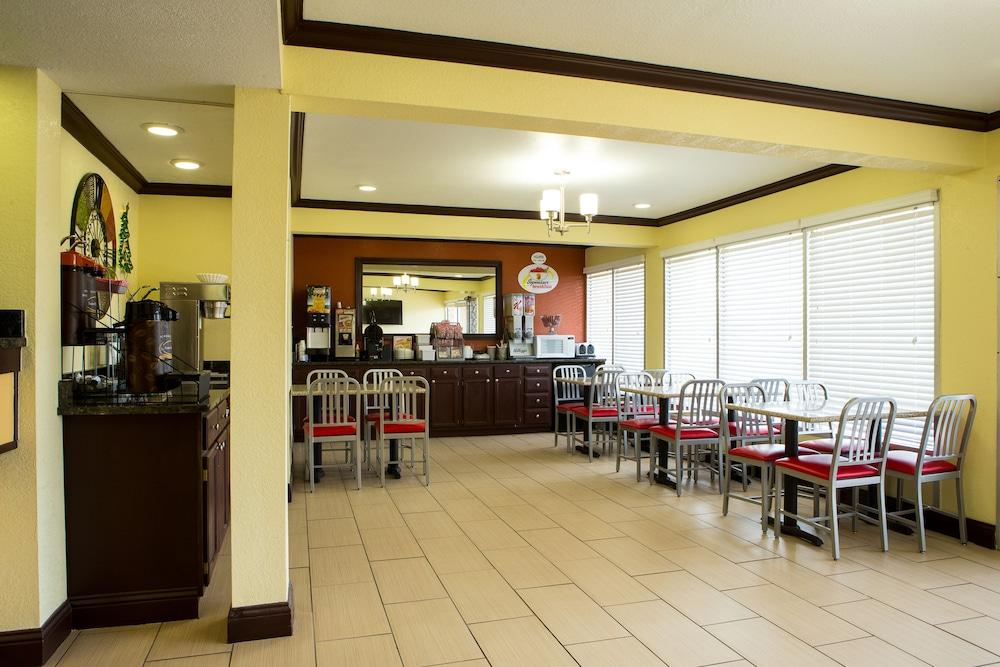 ซูเปอร์ 8 บาย วินด์แฮม วูดวาร์ด Hotel Woodward ภายนอก รูปภาพ