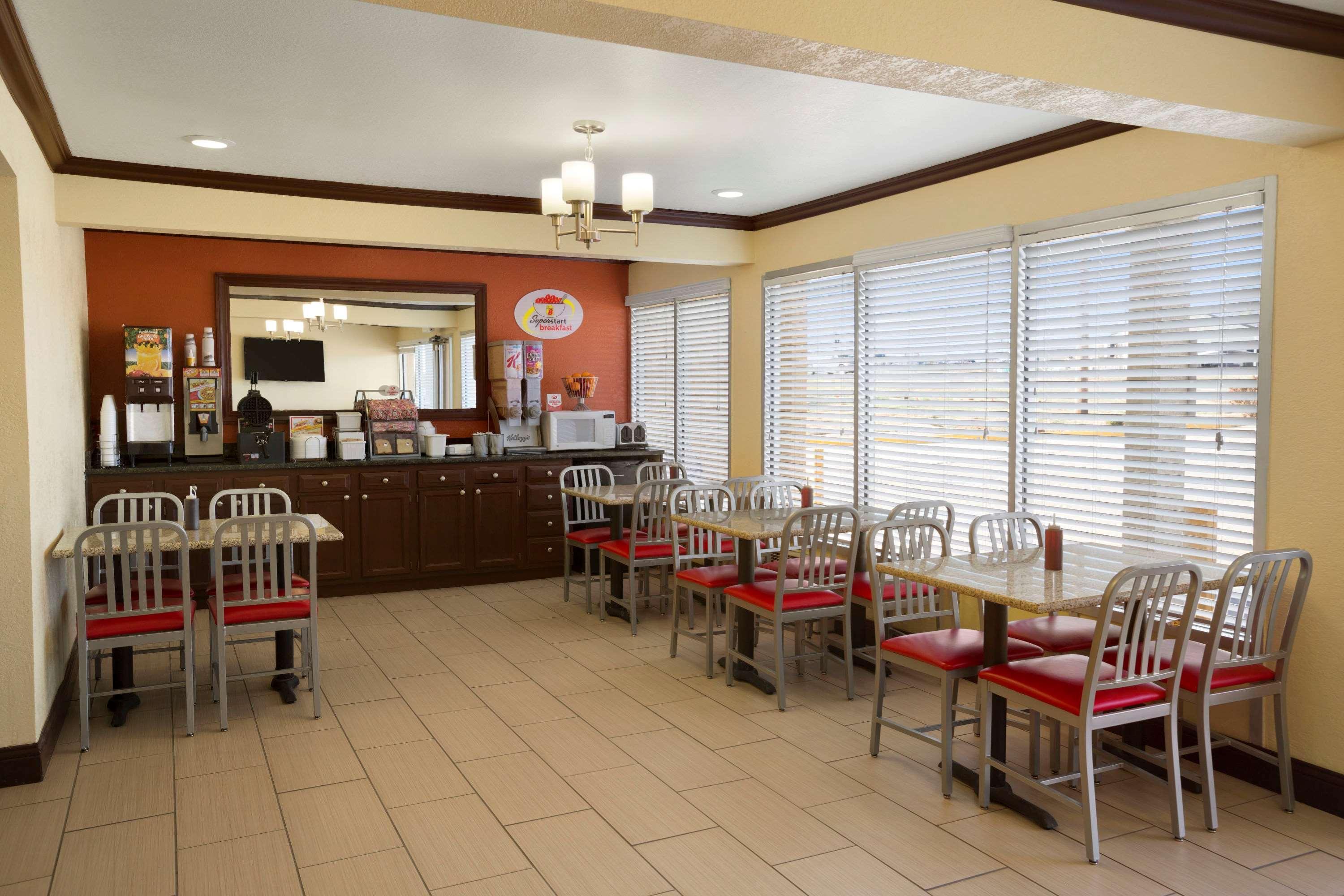ซูเปอร์ 8 บาย วินด์แฮม วูดวาร์ด Hotel Woodward ภายนอก รูปภาพ
