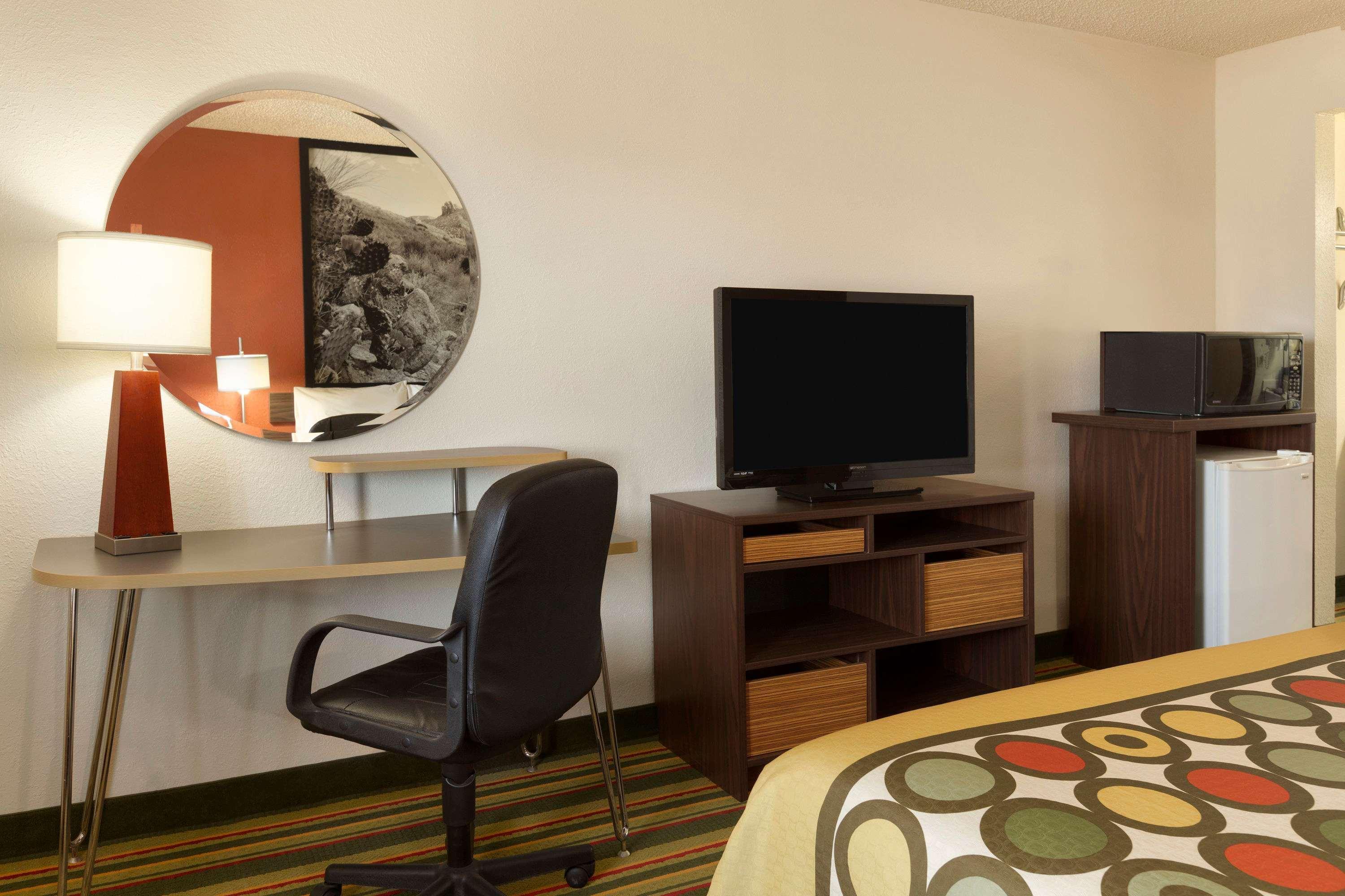 ซูเปอร์ 8 บาย วินด์แฮม วูดวาร์ด Hotel Woodward ภายนอก รูปภาพ
