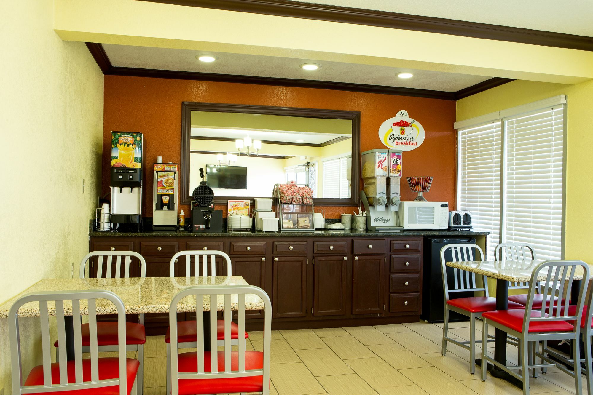 ซูเปอร์ 8 บาย วินด์แฮม วูดวาร์ด Hotel Woodward ภายนอก รูปภาพ